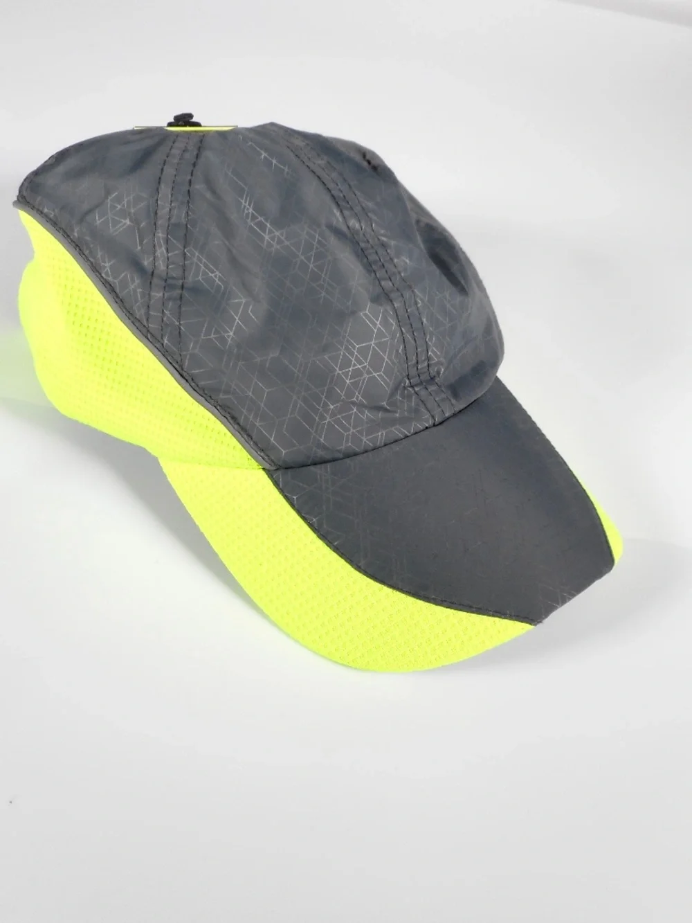 NWT Xersion Grey Neon Lime Running Cap Hat Wicking UV Protection Lightweight
